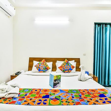 Fabhotel Merriment Ноида Екстериор снимка
